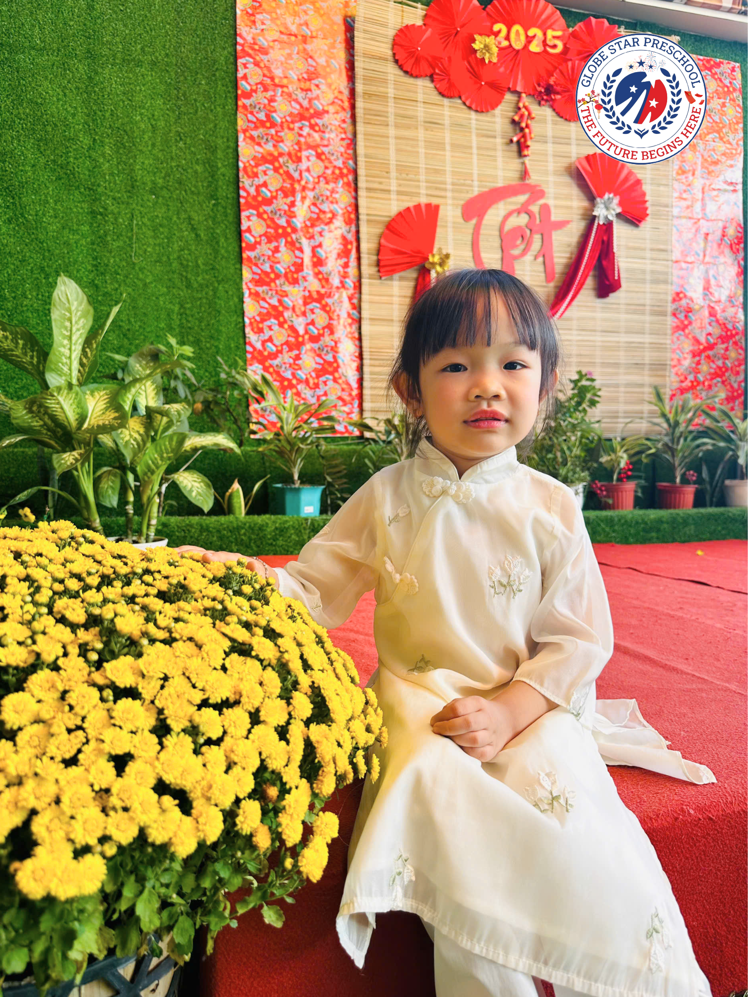 mit mac ao dai trang